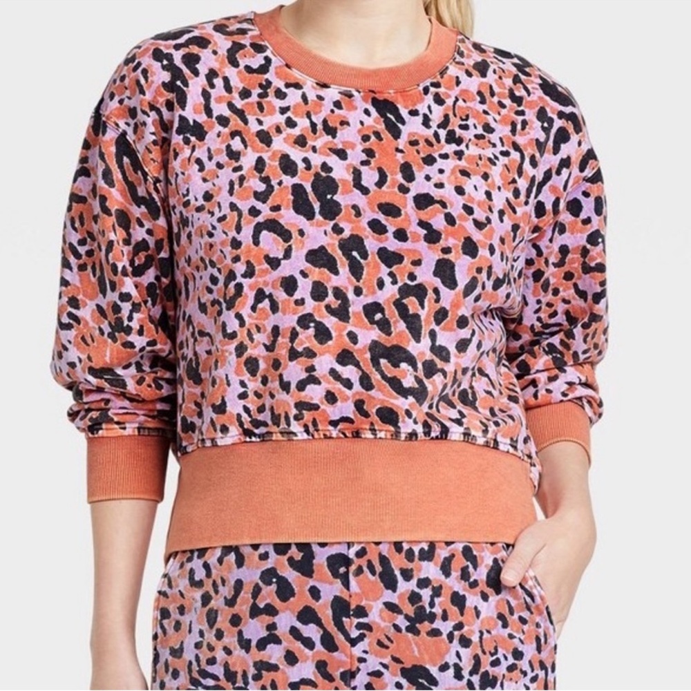 JoyLab cropped‎ leopard sweatshirt